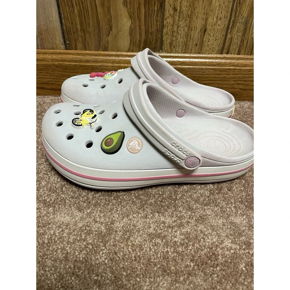 Crocs‎ Girls Size J 6 Pink Crocs 5 Jibbitz Charms